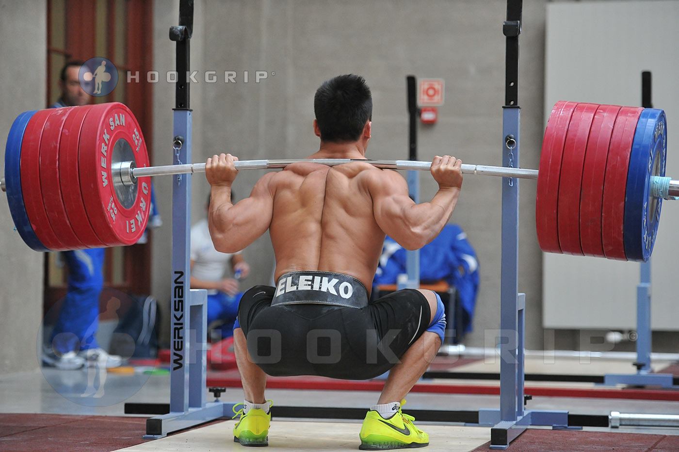 Allenamento, – gli squat weightlifting
