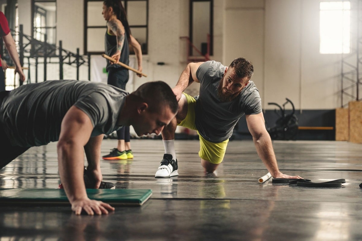 Allenamento, Vantaggi e svantaggi di un personal trainer privato