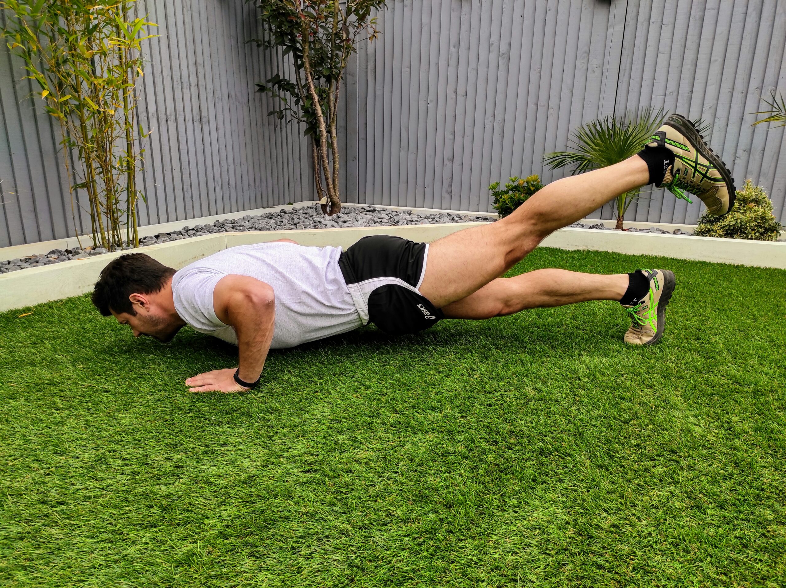 Chest press da terra per i pettorali